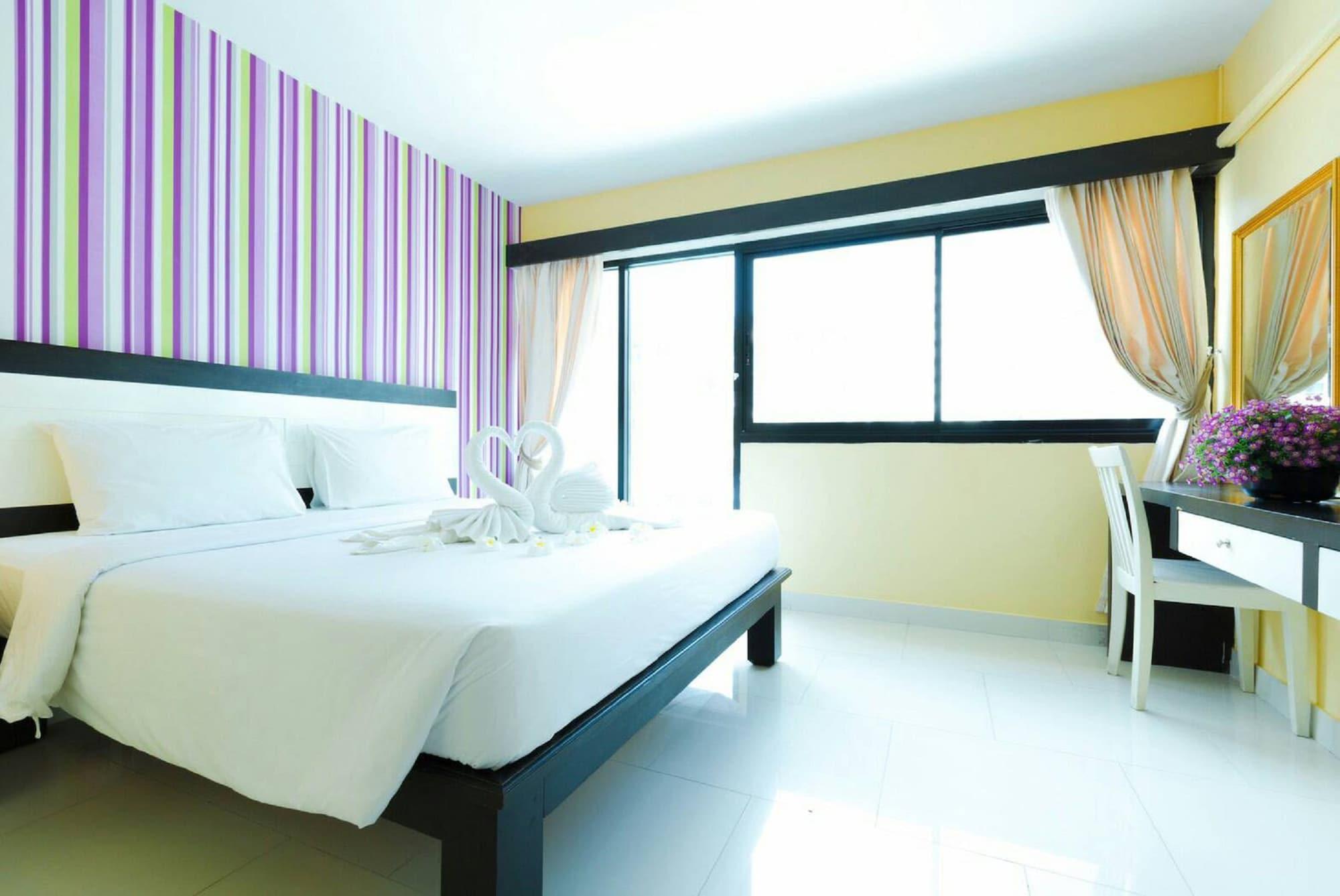 Neo Hotel Pantai Jomtien Luaran gambar