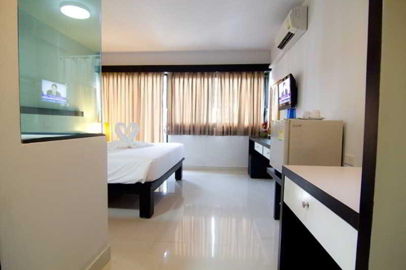 Neo Hotel Pantai Jomtien Luaran gambar