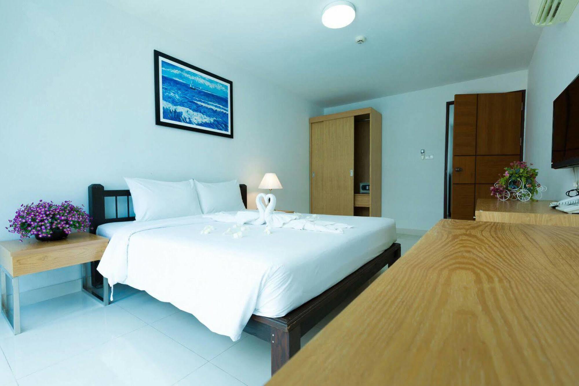 Neo Hotel Pantai Jomtien Luaran gambar