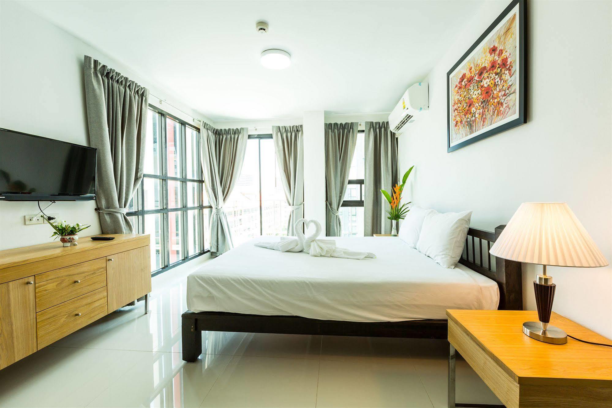 Neo Hotel Pantai Jomtien Luaran gambar