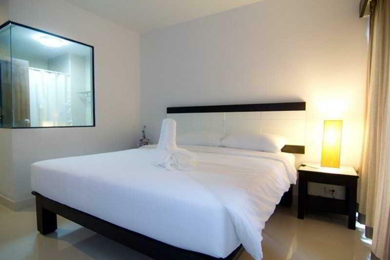 Neo Hotel Pantai Jomtien Luaran gambar